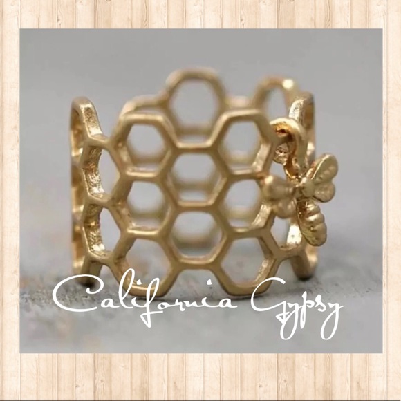 Honeycomb Bee Charm Ring 🐝 - Picture 6 of 9